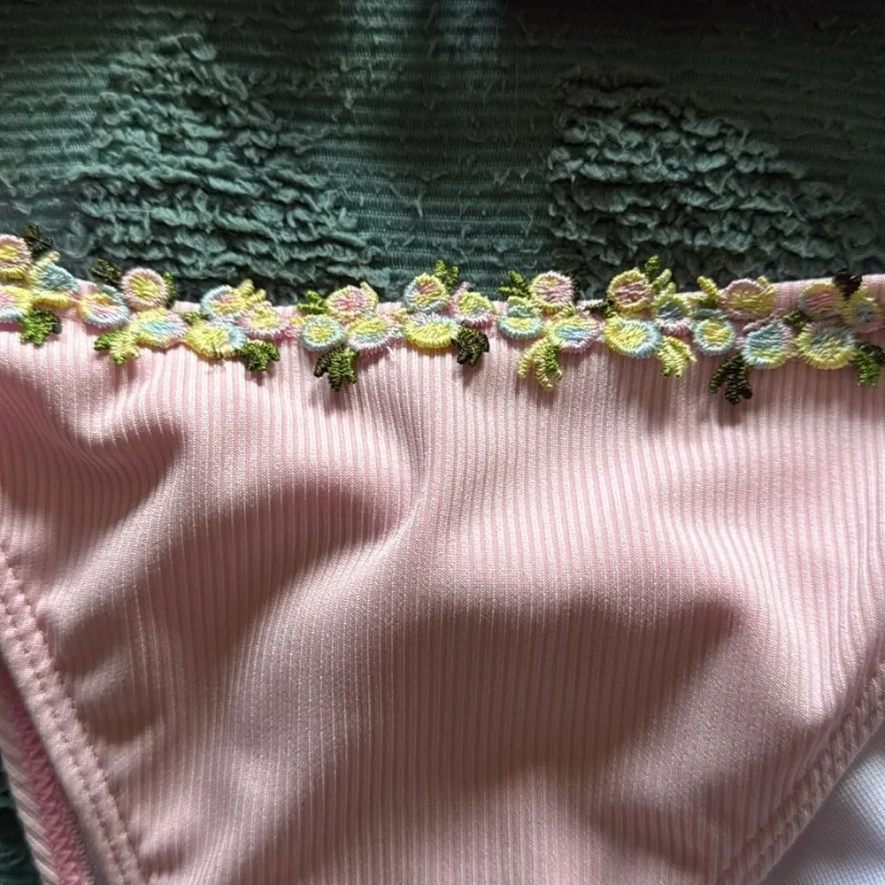 Unknown Brand Pink Ribbed String Bikini With Floral Trim Size L